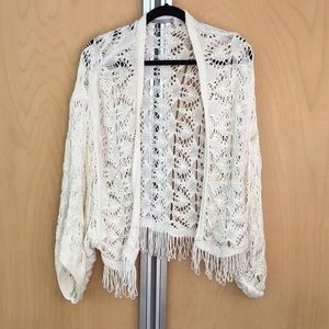 Liv as One XL ivory shrug